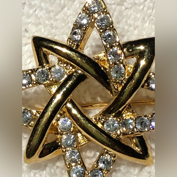 Vintage Gold Tone Signed Monet Star Pin with Clear Rhinestones MCM Brooch - Picture 2 of 5
